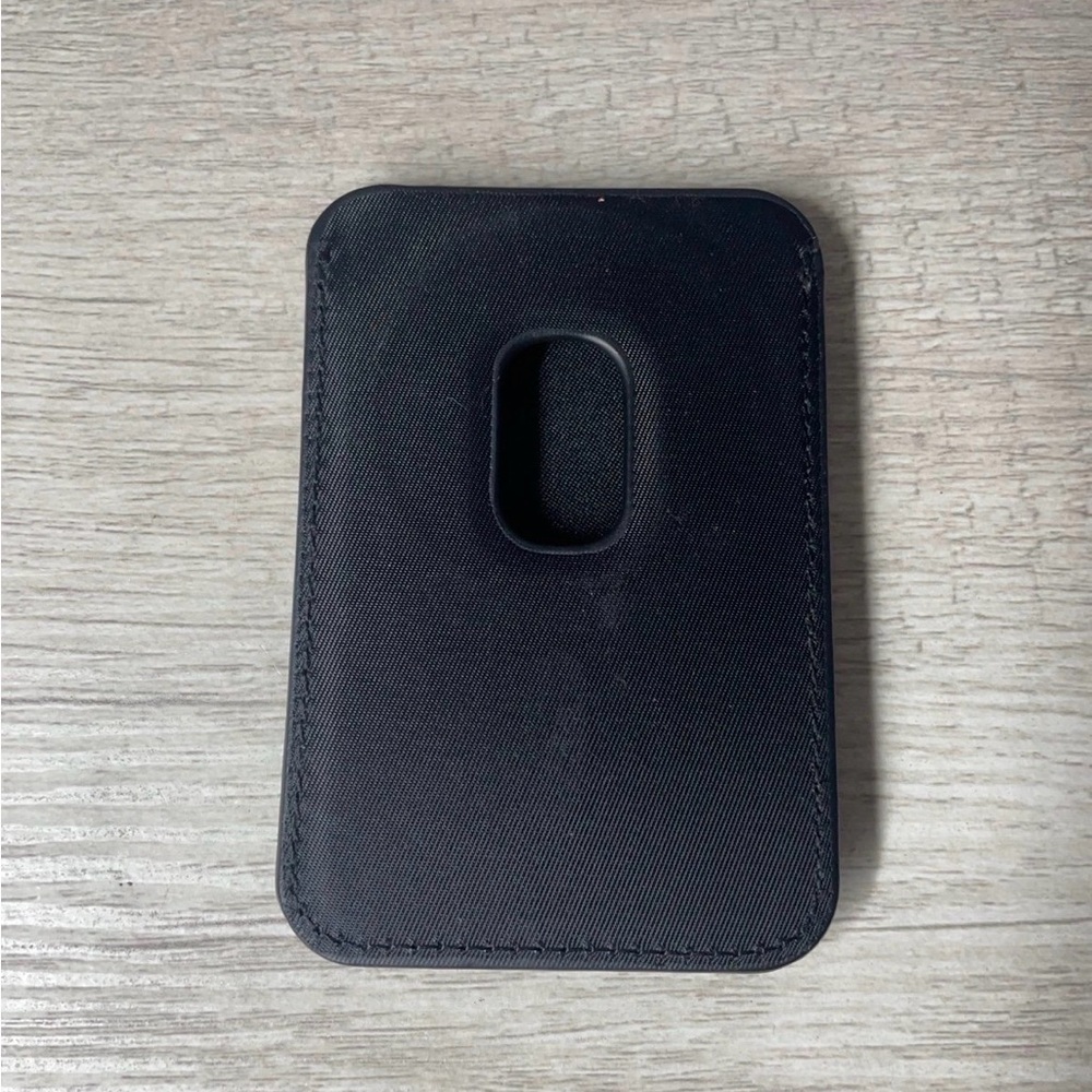 Kate Spade Textured Black Card Sleeve - Picture 2 of 2
